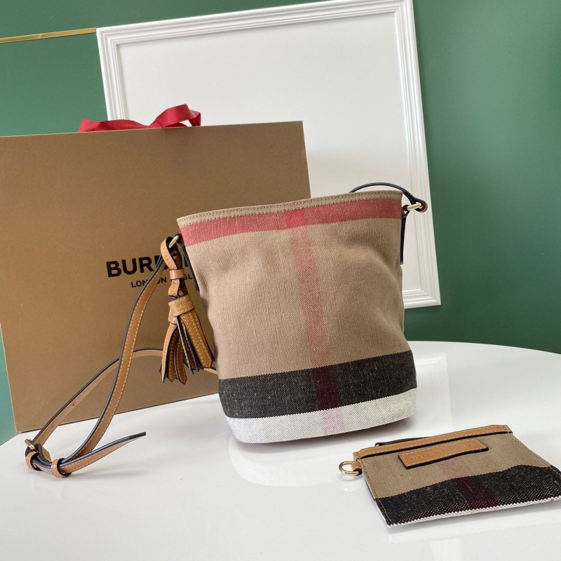 B**rry shopping bags